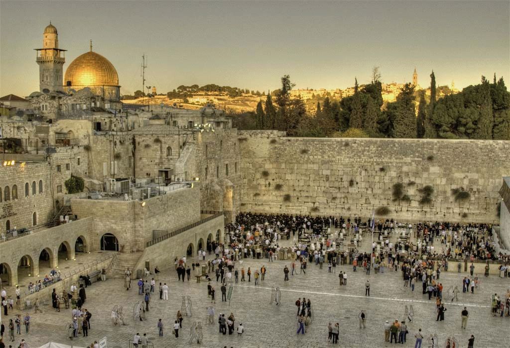 Fulfillment of desires in Jerusalem at the Wailing Wall